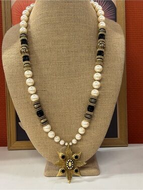 Amazing Vintage 80’s Runway R.J. Graziano gold plated statement necklace
